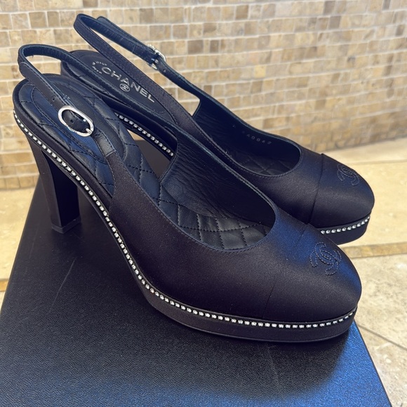 Chanel sling back black satin pump - Picture 3 of 7